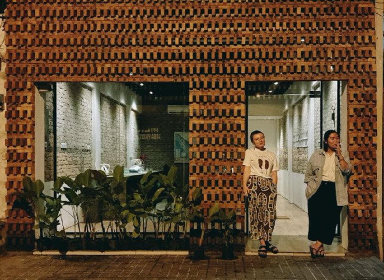 Semalam At Sun Yat Sen - Self Check In Hostel Medan Exterior photo
